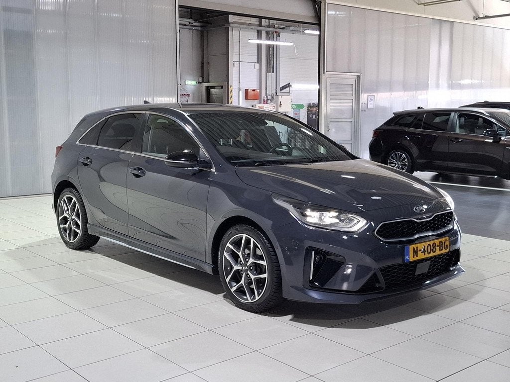 Kia Ceed 1.5 T-GDi MHEV GT-Line Edition Stoel en stuur verwa, Auto's, Kia, Gebruikt, Euro 6, 4 cilinders, 1290 kg