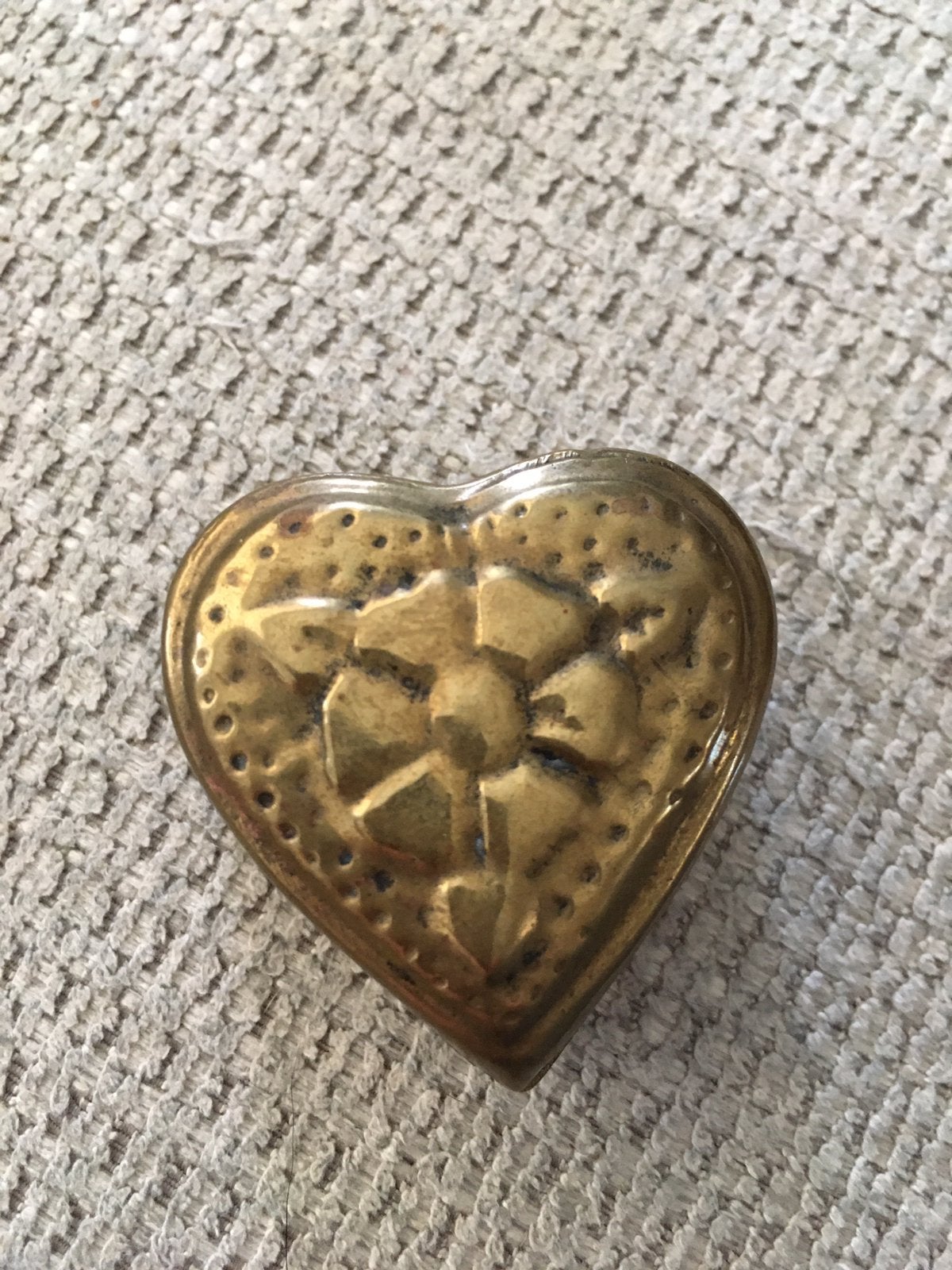 Vintage pillendoosje "hartje/bloemetje"., Ophalen of Verzenden
