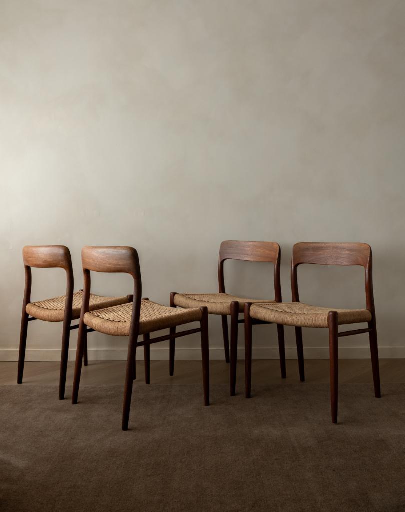 Vintage Deense eetkamerstoelen Model 75 Niels O. Møller, Ophalen, Gebruikt, Bruin, Mid century modern