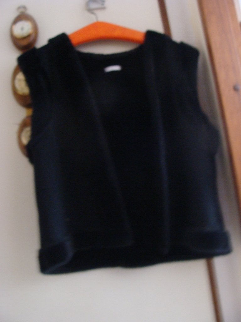 Te koop mooie teddy zwarte dames bodywarmer 1 maat, Kleding | Dames, Bodywarmers, Ophalen of Verzenden, Nieuw, Zwart