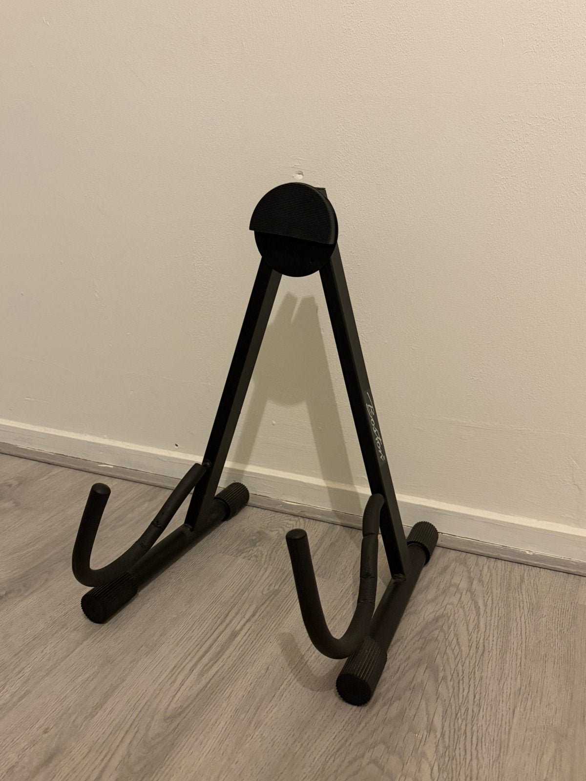 Gitaar stand, Ophalen, Zo goed als nieuw, Gitaar