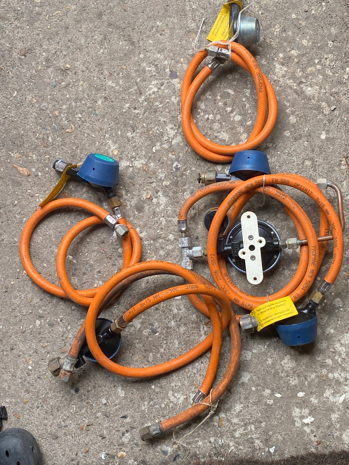 Gasdrukregelaars en slangen voor caravan/camper, Ophalen, Gebruikt