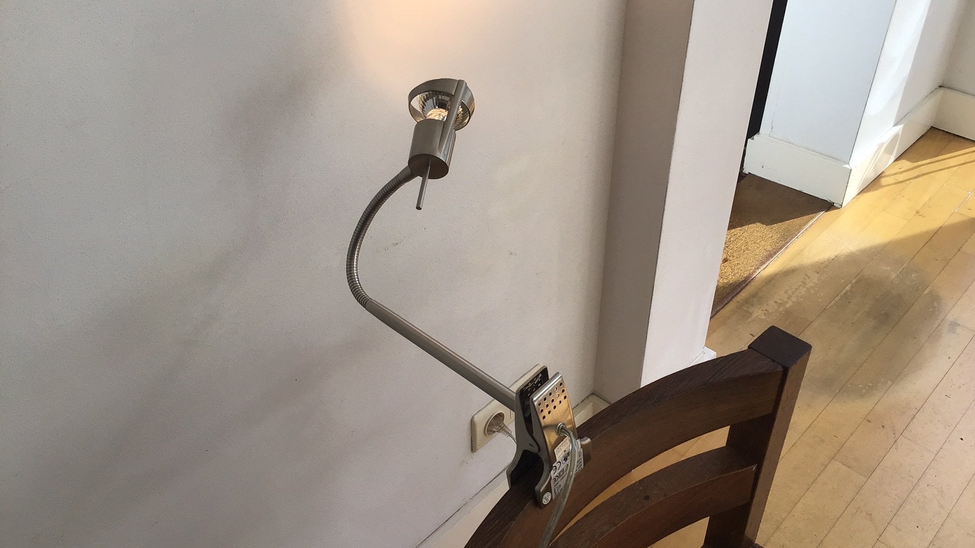 Zilverkleurig knijp spotje met lampje, Huis en Inrichting, Ophalen of Verzenden, Zo goed als nieuw, Metaal