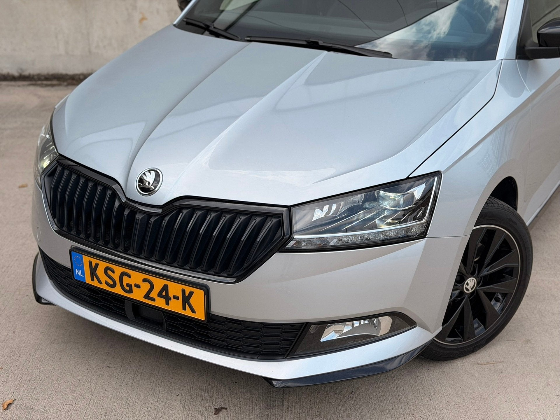 Skoda Fabia Combi 1.0 TSI Monte Carlo DSG Pano Camera CarPla, Stof, Gebruikt, 3 cilinders, 1100 kg