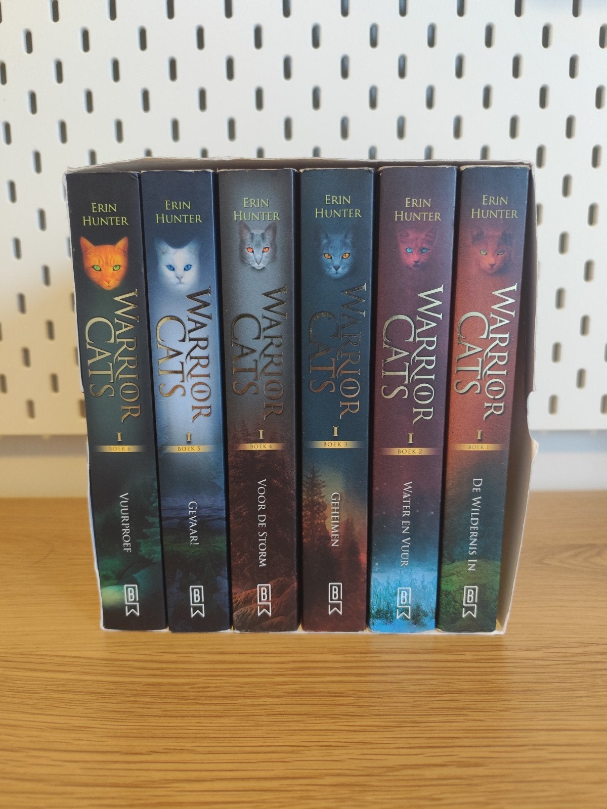 warrior cats serie 1 compleet - Erin Hunter, Boeken, Ophalen of Verzenden, Gelezen, Erin Hunter