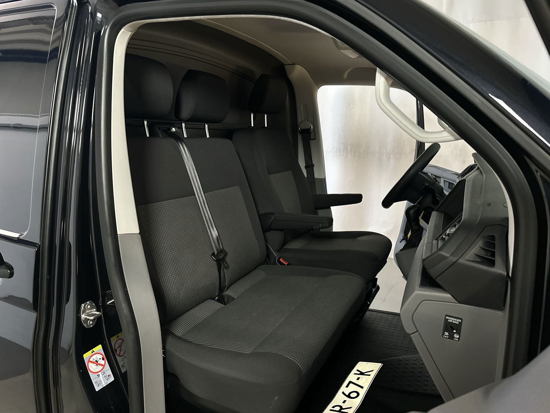 Volkswagen Transporter 2.0 TDI 150pk DSG L2H1 3-zits Navigat, Stof, Gebruikt, 4 cilinders, Volkswagen