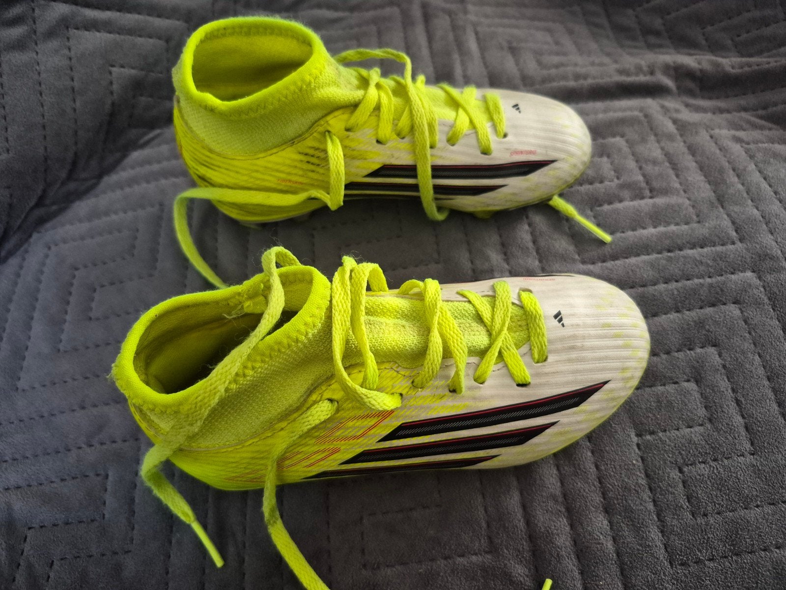 Adidas Voetbalschoenen Maat 31 - Geel/Wit, Maat XS of kleiner, Ophalen, Gebruikt, Schoenen
