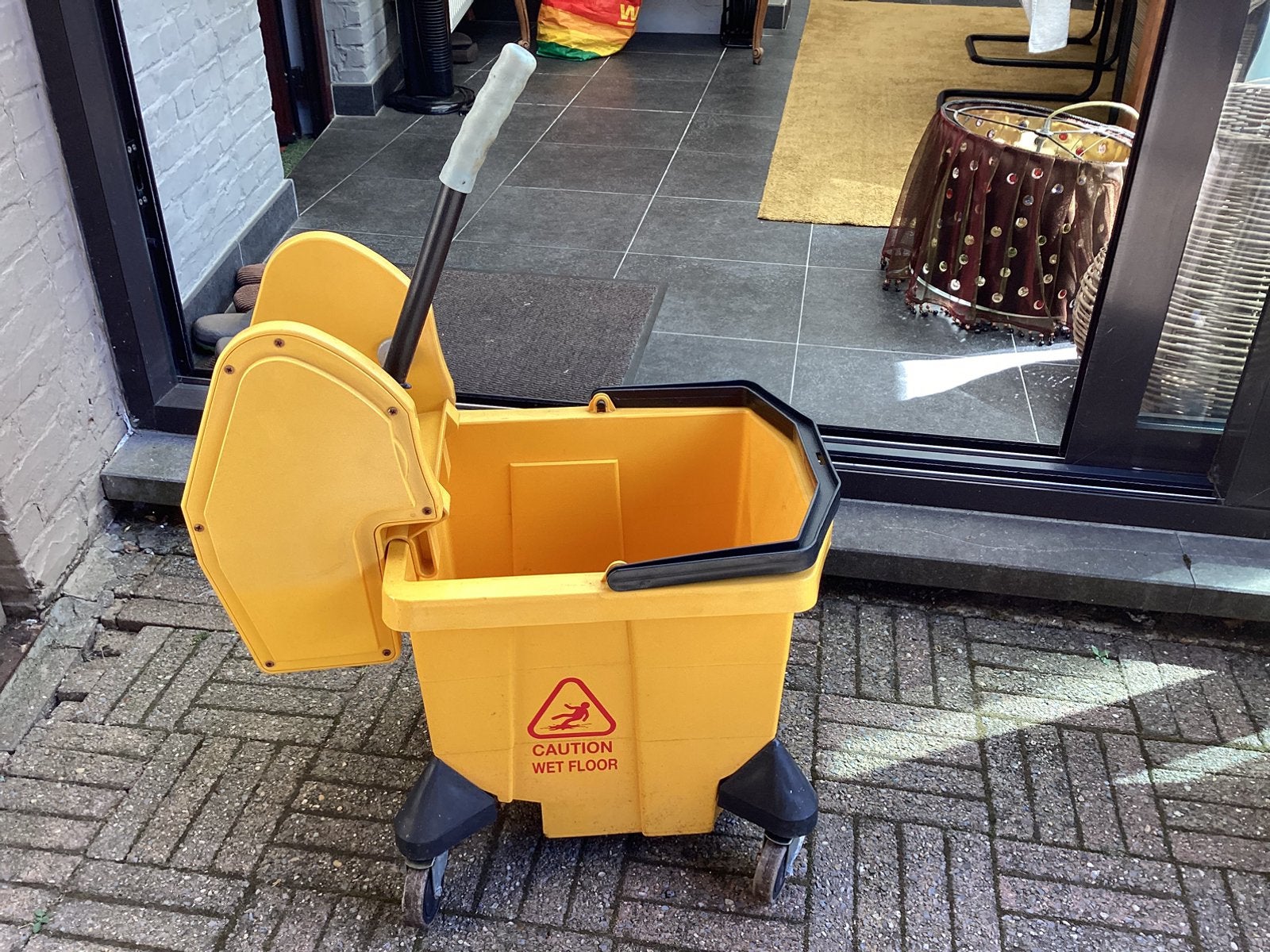 Schoonmaakemmer professioneel, Ophalen, Dweilemmer, -bak, of -wagen