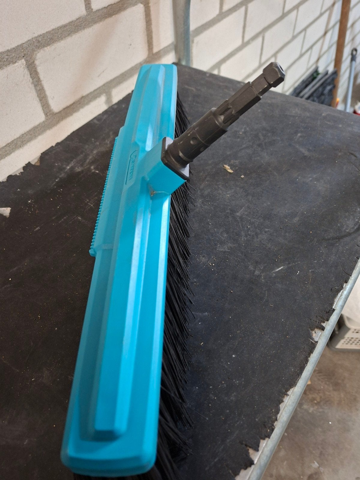 Nieuwe Gardena borstel, Ophalen