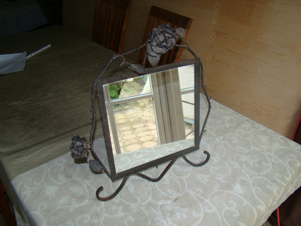 Brocante tafelspiegel metalen rand met florale versiering, Ophalen