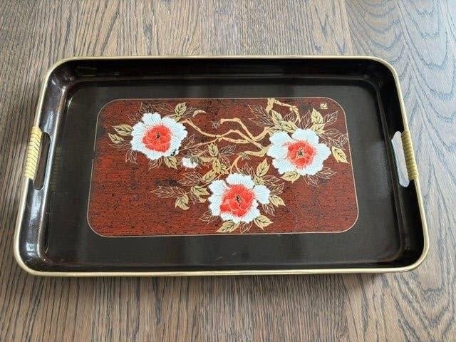 Theeblad uit Japan, Ophalen, Gebruikt, Met opstaande rand, Dienblad