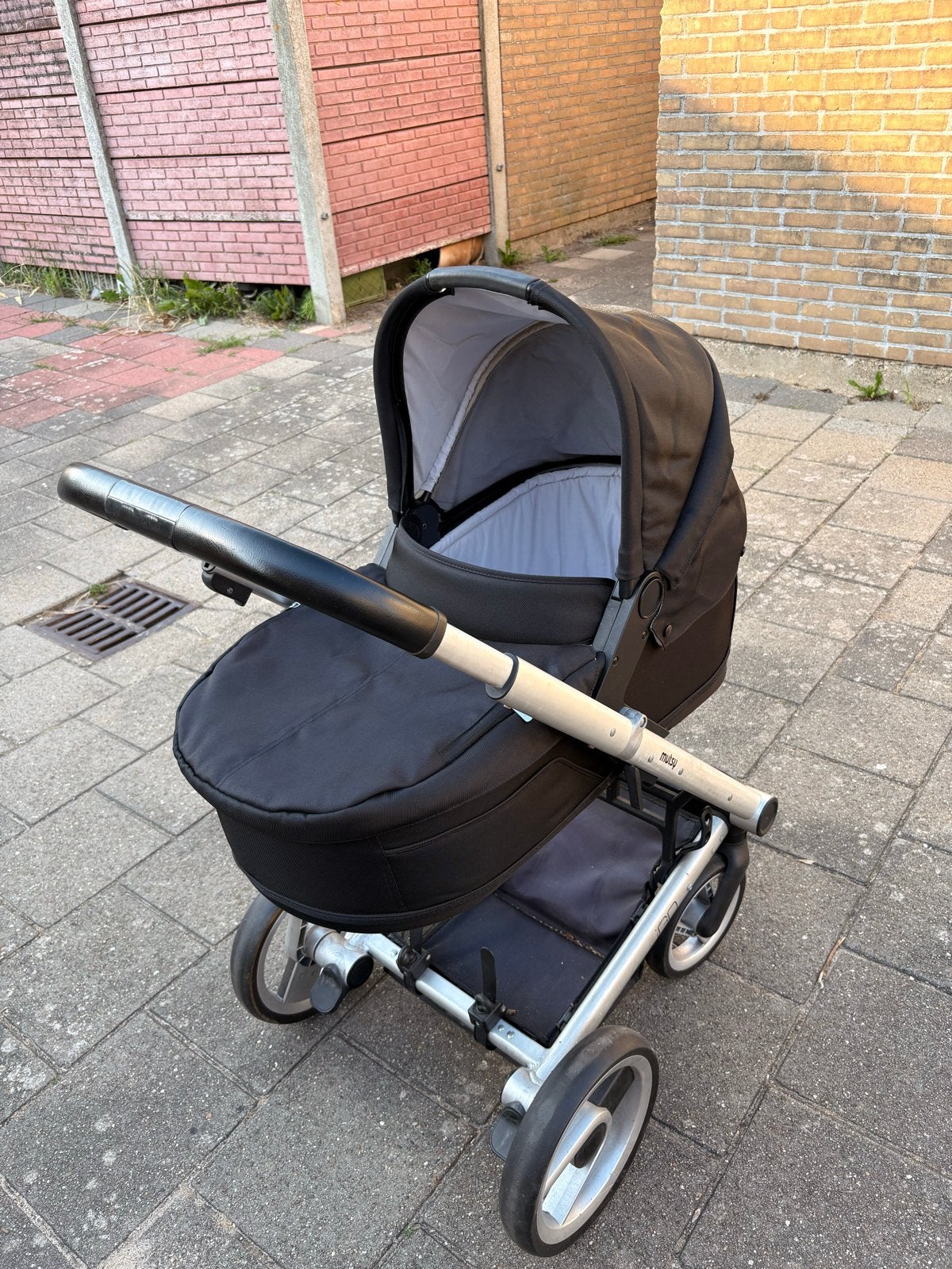 Mutsy igo kinderwagen met reiswieg en zitje,voetenzak, Kinderen en Baby's, Kinderwagens en Combinaties, Ophalen, Gebruikt, Combiwagen