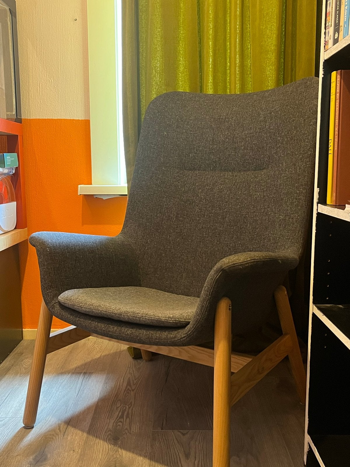 IKEA Vedbo Fauteuil - Comfortabele en Stijlvolle Stoel, Huis en Inrichting, Fauteuils, Ophalen, Gebruikt, Minder dan 75 cm, 75 tot 100 cm