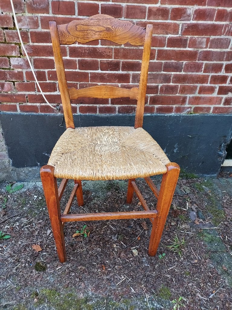 Biedermeier landelijke stoel, iepen met biezen zitting., Ophalen