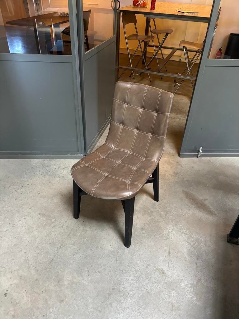 Set van 6 bruine eetkamerstoelen met gestoffeerde zitting, Gebruikt, Bruin, Ophalen of Verzenden, Stof