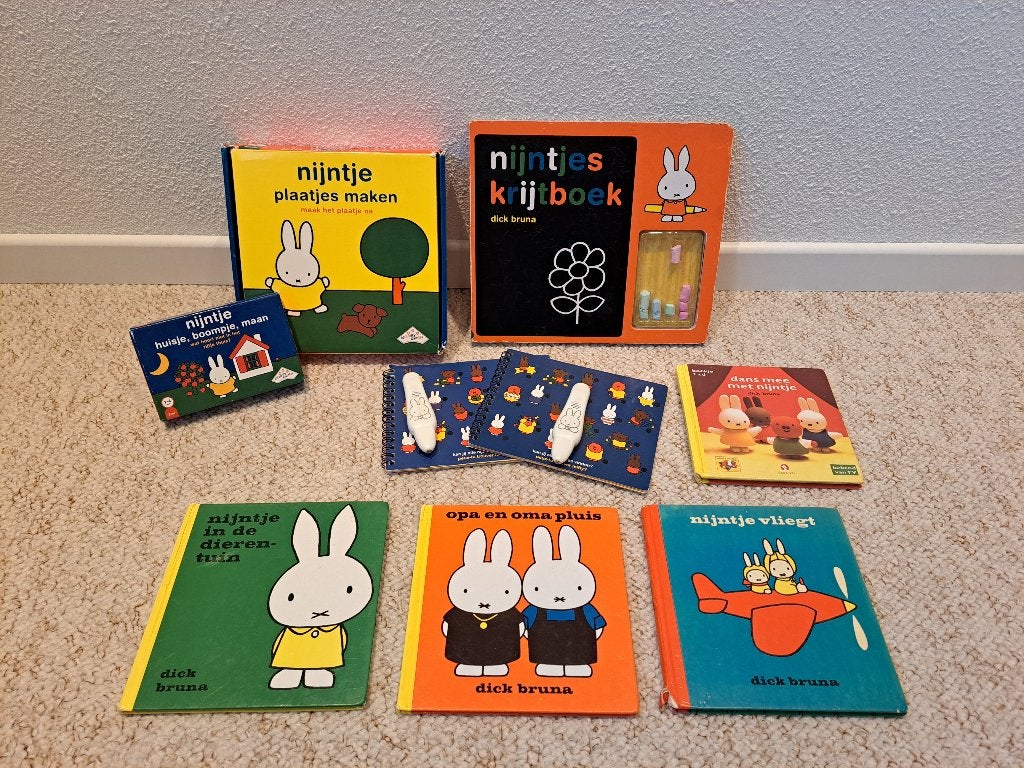Nijntje boekjes en spelletjes, Ophalen of Verzenden, Gelezen, Dick Bruna, 1 tot 2 jaar