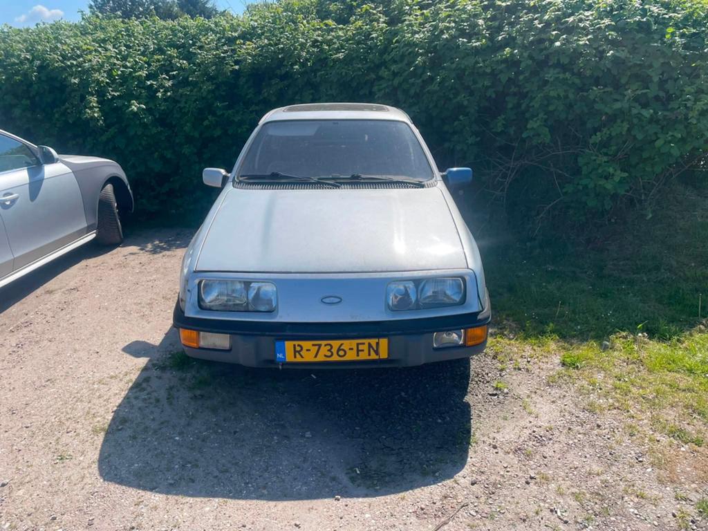Ford sierra 2.0 GHIA LPG 1250,00 euro bouwjaar 1984, Auto's, Achterwielaandrijving, 4 cilinders, Handgeschakeld, Grijs