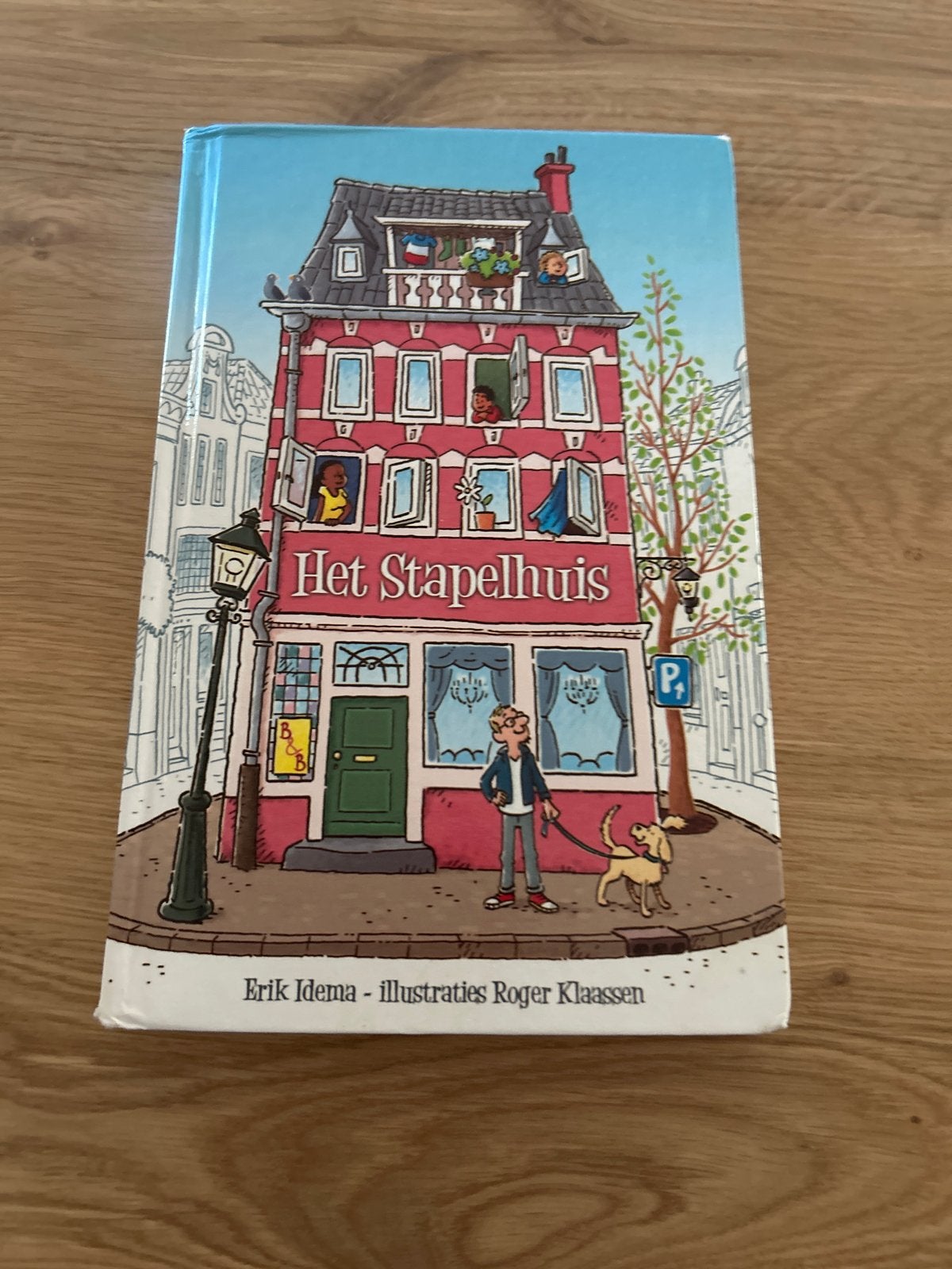 Het Stapelhuis - Erik Idema - Kinderboek, Ophalen of Verzenden, Zo goed als nieuw, Fictie algemeen