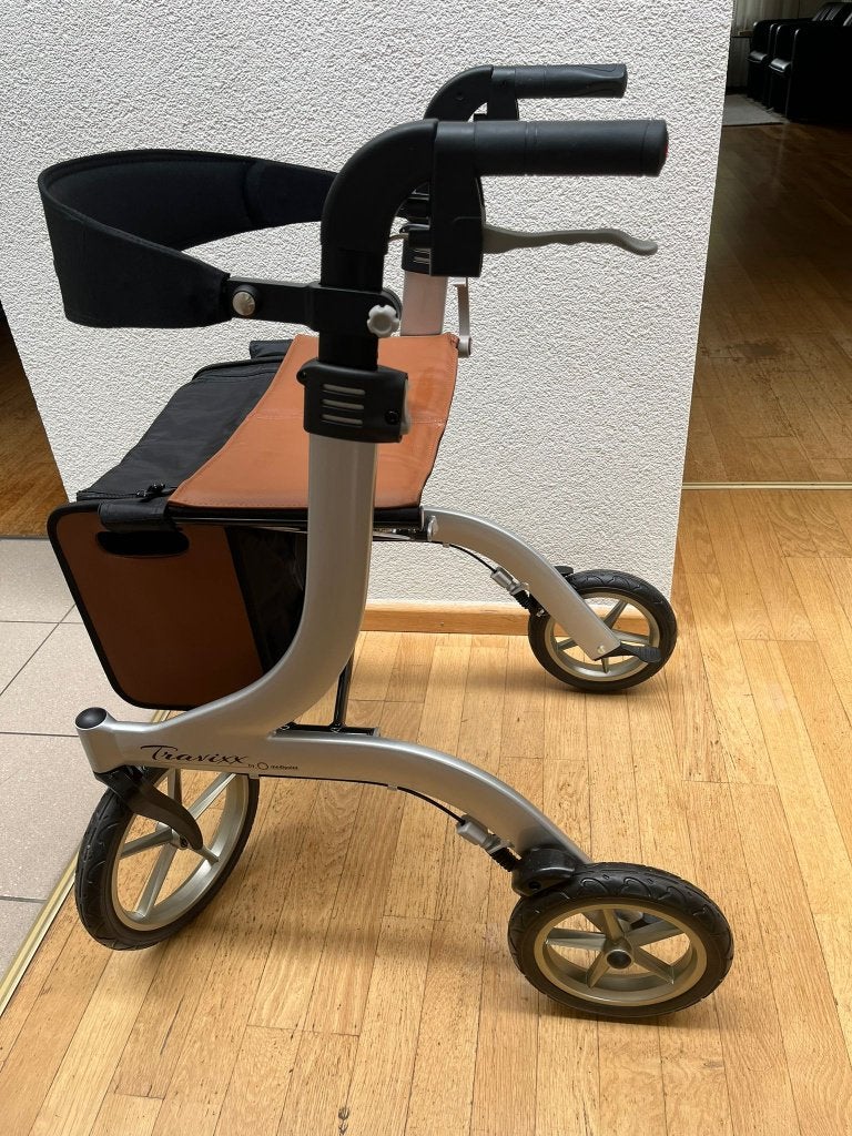 Travixx Rollator, by medipoint, Ophalen of Verzenden, Opvouwbaar, Zo goed als nieuw