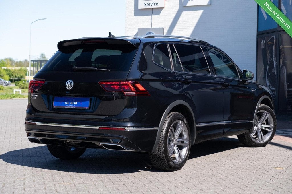 Volkswagen Tiguan Allspace 1.5 TSI Highline Business R 7p.|T, Auto's, Volkswagen, Zwart, Bedrijf, SUV of Terreinwagen, Tiguan