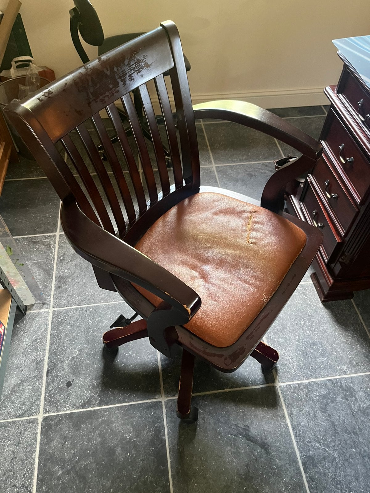 Vintage houten bureaustoel, Huis en Inrichting, Bureaustoelen, Ophalen, Gebruikt, Bruin, Bureaustoel
