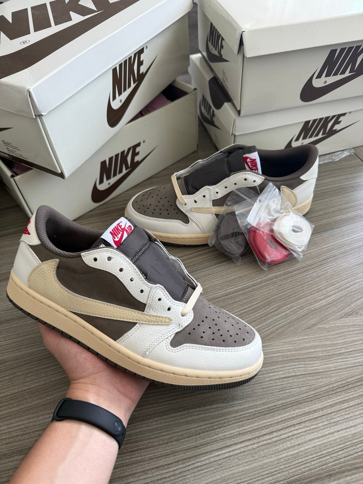 Nike Air Jordan 1 Low Travis Scott Reverse Mocha, Ophalen of Verzenden, Nieuw, Bruin, Sneakers of Gympen