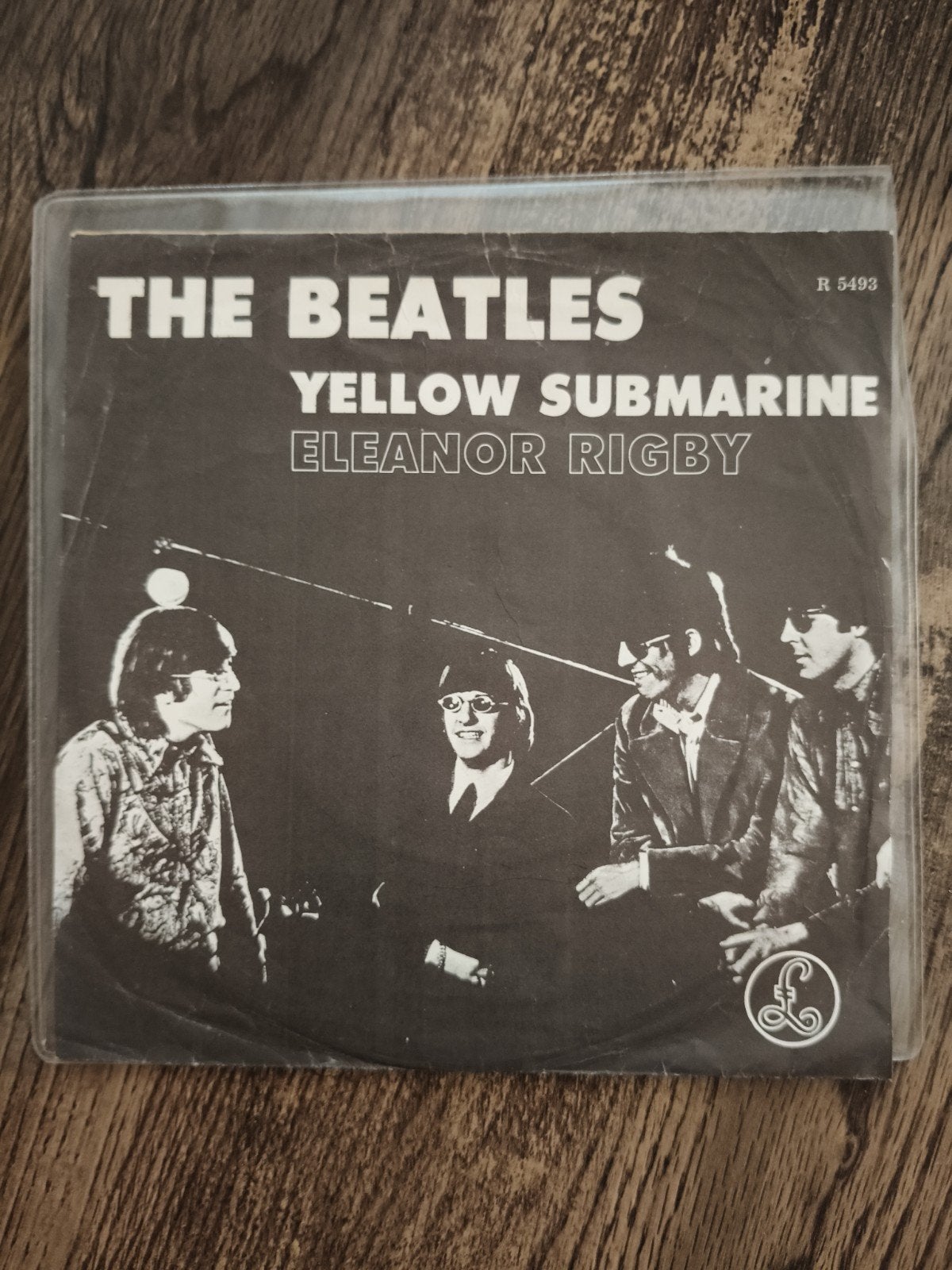 The Beatles - Yellow Submarine / Eleanor Rigby 7" single, Cd's en Dvd's, Gebruikt, Fotohoes, 7 inch, Ophalen of Verzenden