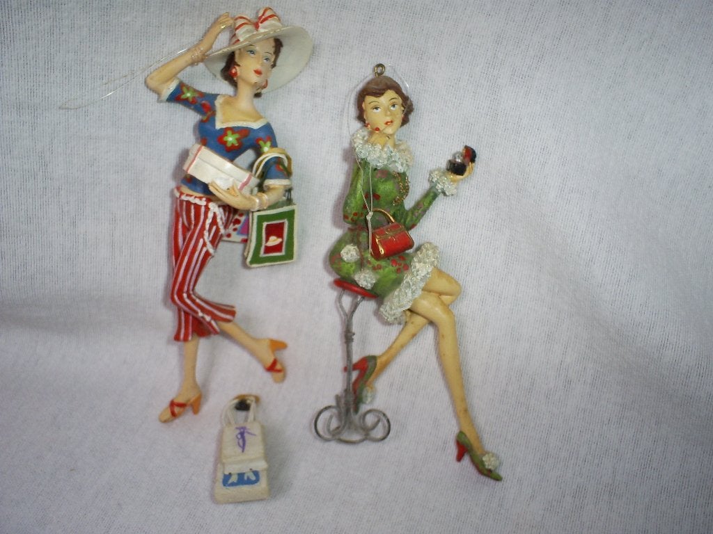 Vintage Kerst ornament beeldjes van dames 2 stuks, Diversen, Kerst, Ophalen of Verzenden, Gebruikt