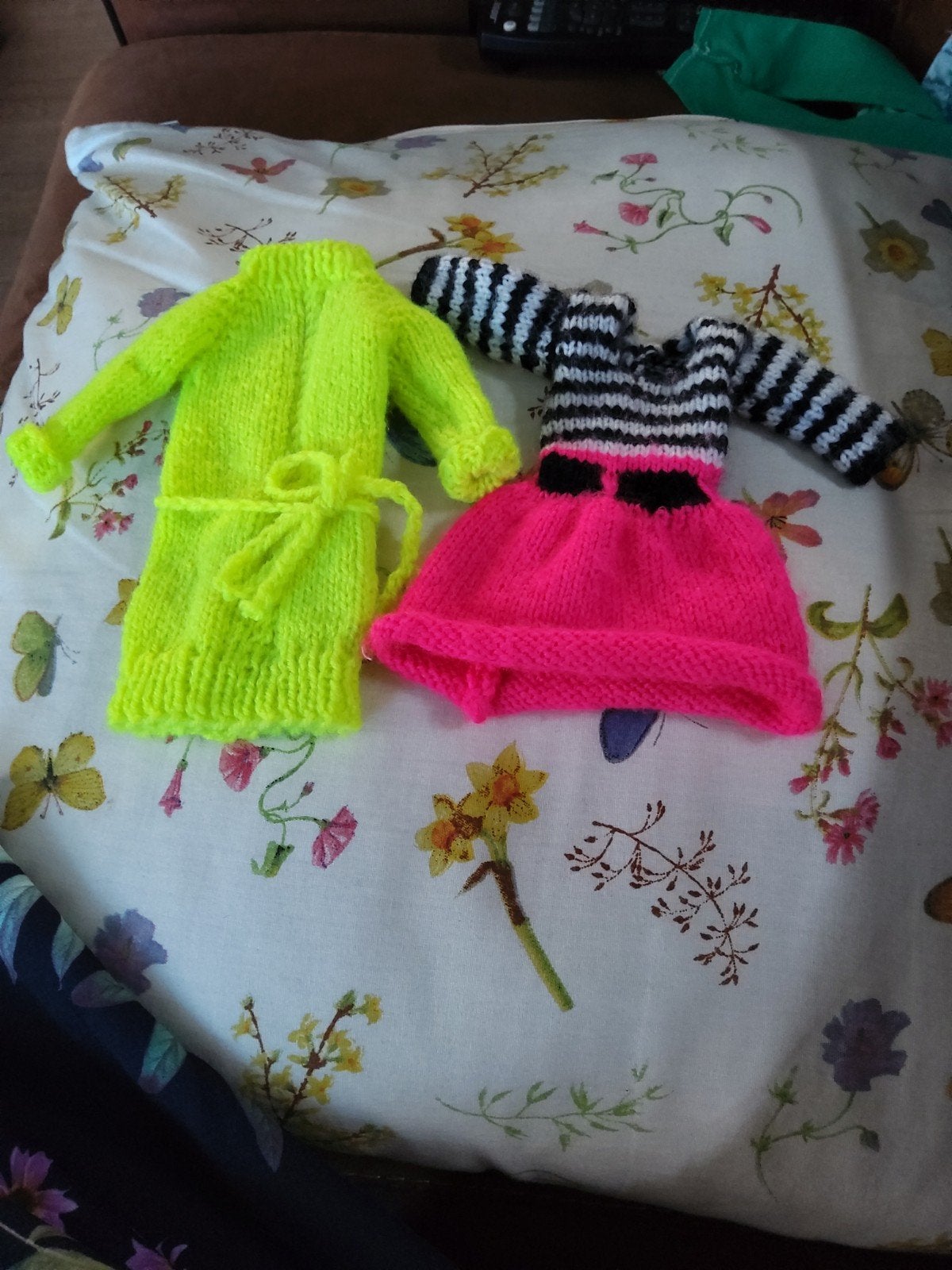 Gehaakte poppenkleding voor Barbie - 2 sets, Ophalen of Verzenden, Zo goed als nieuw, Barbie