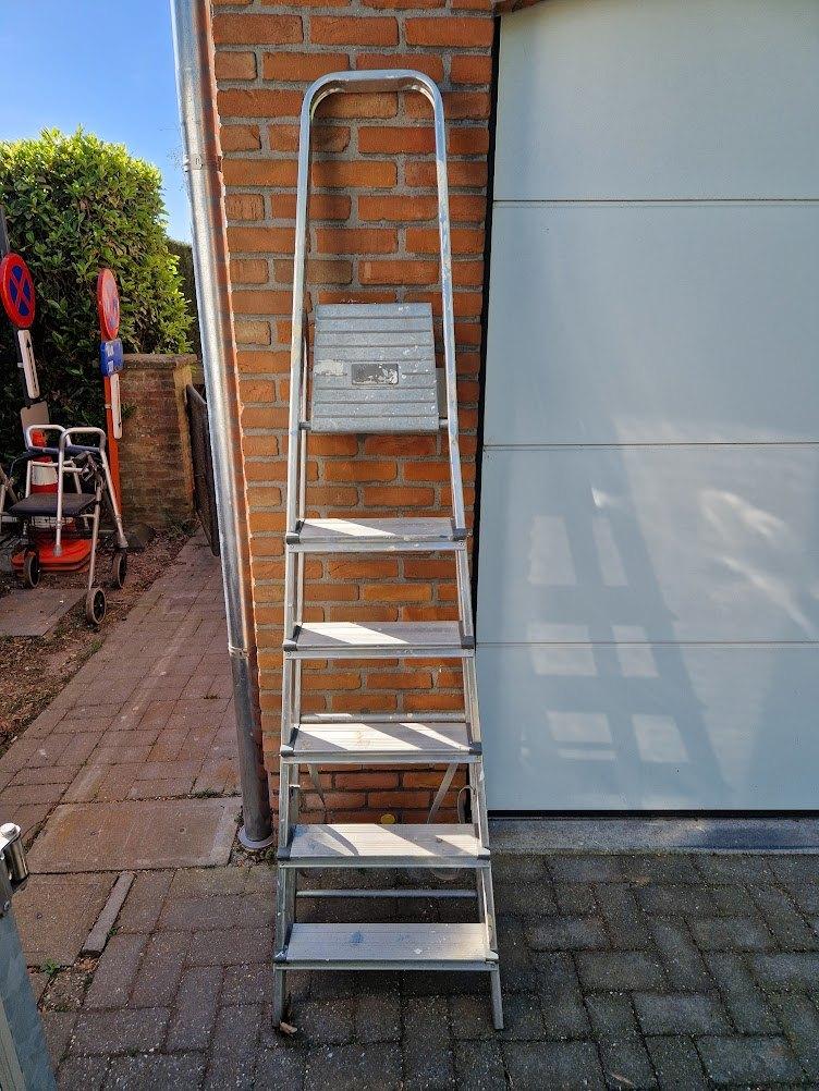 Aluminium ladder 5 treden, Doe-het-zelf en Verbouw, Ladders en Trappen, Ophalen, Gebruikt, Ladder, Minder dan 2 meter