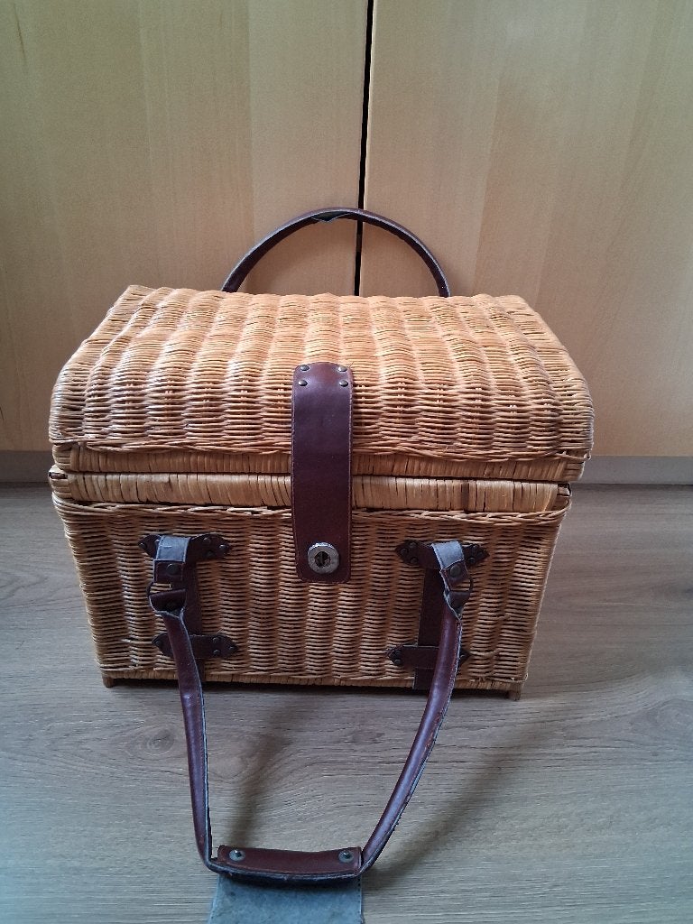 Brocante rieten koffer mand *eureka*, Antiek en Kunst, Ophalen of Verzenden