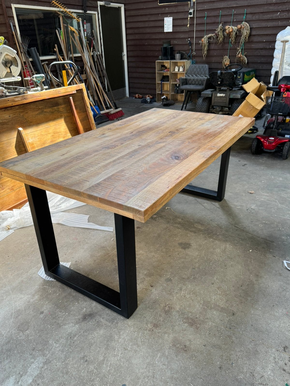 Eettafel nieuw!!!, Huis en Inrichting, Zo goed als nieuw, Vijf personen of meer, 150 tot 200 cm, Rechthoekig