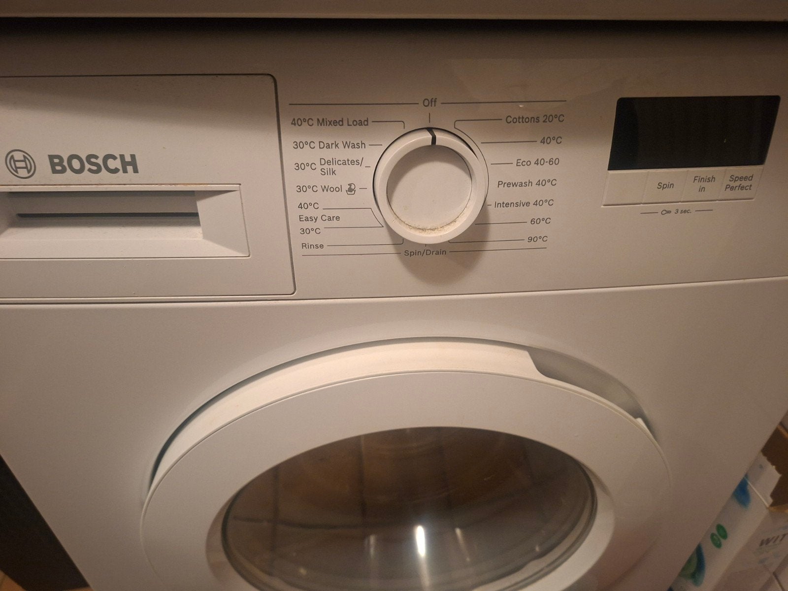 Bosch wasmachine - Engelse uitvoering, 4 jaar oud