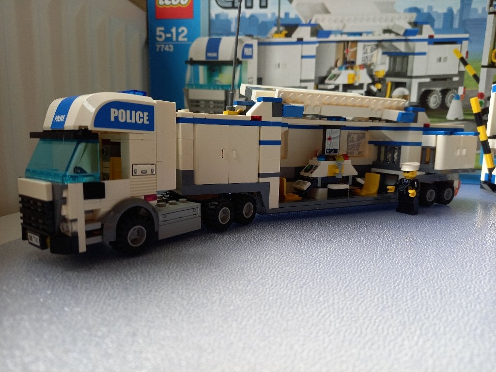 Lego City Mobiele Politie Eenheid 7743, Ophalen of Verzenden, Zo goed als nieuw, Bus of Vrachtwagen