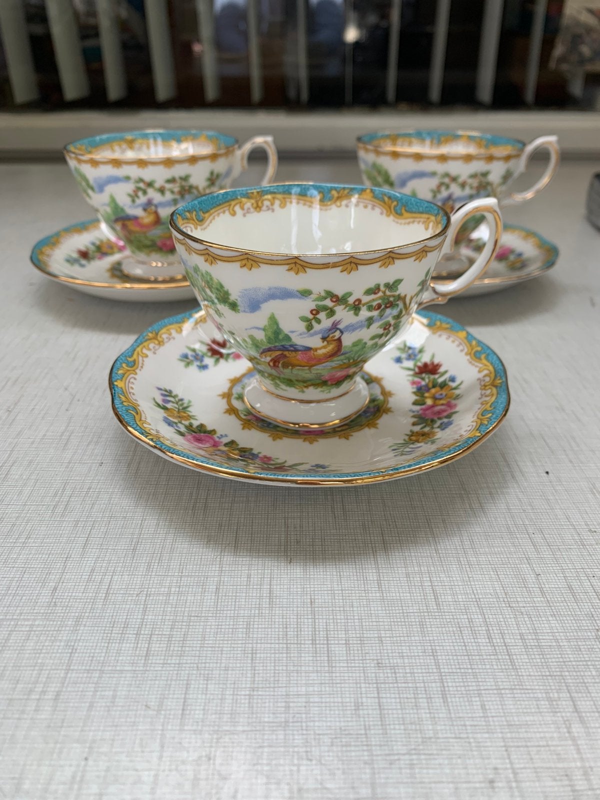 Drie Royal Albert theekopjes schotel uit serie Chelsea Bird, Antiek en Kunst, Ophalen of Verzenden
