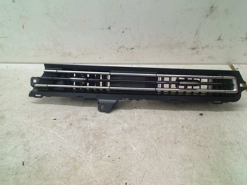 Dashboard Luchtrooster Midden A3 Allstreet (8YJ) 2025, Gebruikt, Auto-Union-Straße  1, Ingolstadt 85057, , Duitsland, Info@audi.de
