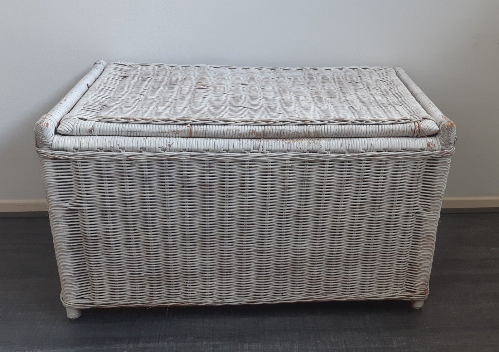 Witte rieten opbergmand / speelgoedkist, Huis en Inrichting, Ophalen, Overige materialen, Minder dan 50 cm, Gebruikt