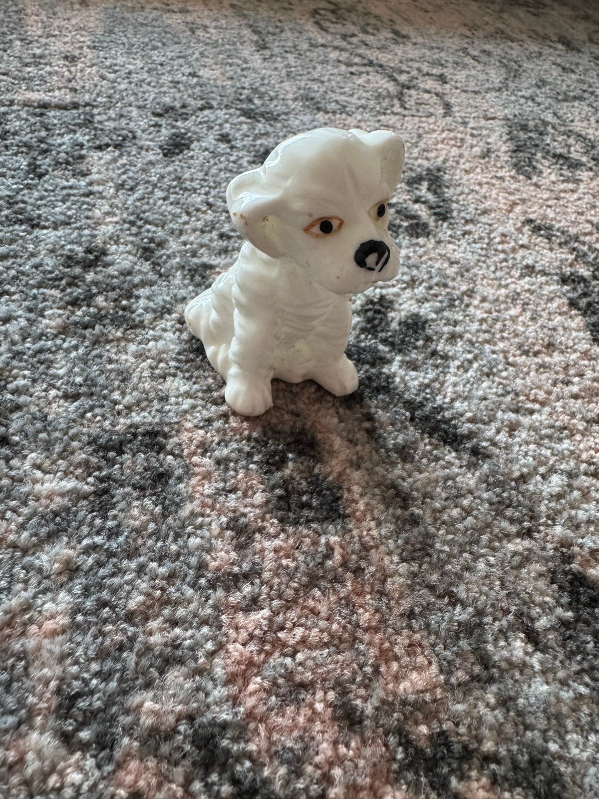 Schattig wit hondje beeldje, Verzamelen, Dierenverzamelingen, Ophalen of Verzenden, Gebruikt, Hond of Kat, Beeldje of Figuurtje