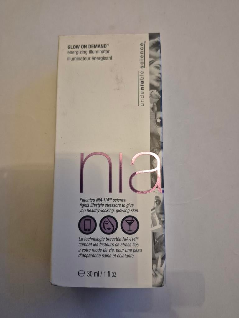 Nia Energizing Illuminator - Glow On Demand, Ophalen of Verzenden, Nieuw, Gehele gezicht