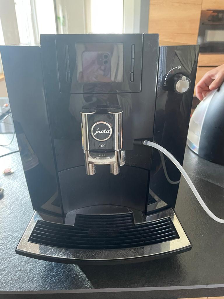 DEFECT KOFFIEZETAPPARAAT JURA, Witgoed en Apparatuur, Koffiezetapparaten, Ophalen, Koffiemachine