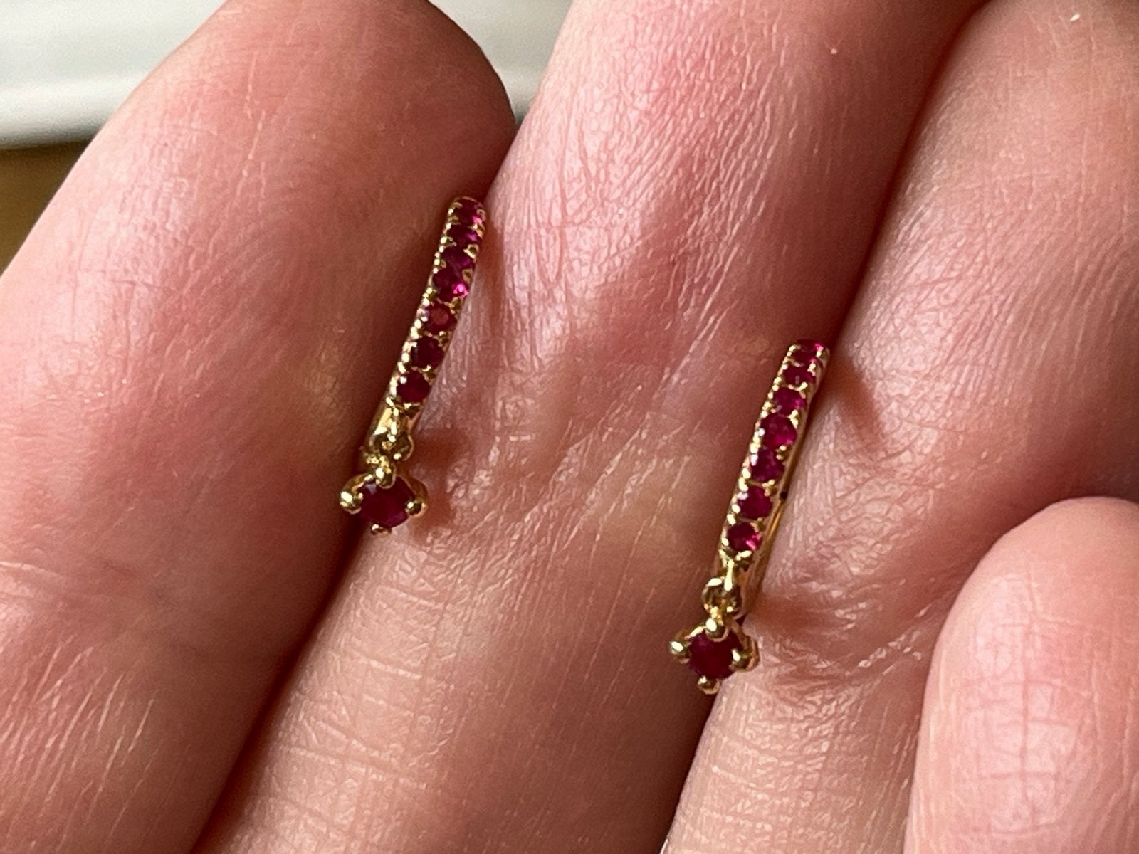 Gouden oorbellen met natuurlijke Robijn en pampel, 585 gekeu, Sieraden, Tassen en Uiterlijk, Oorbellen, Verzenden, Met edelsteen