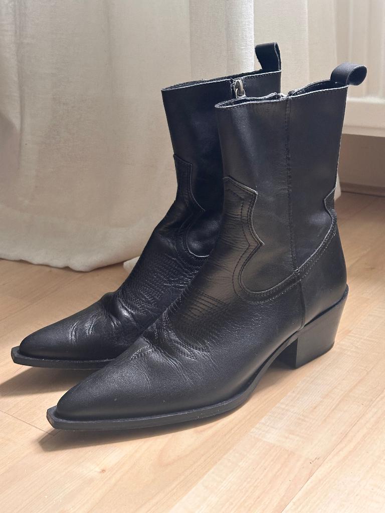 Zara Woman Cowboylaarzen - Maat 40, Kleding | Dames, Schoenen, Hoge laarzen, Ophalen of Verzenden, Zo goed als nieuw, Zara