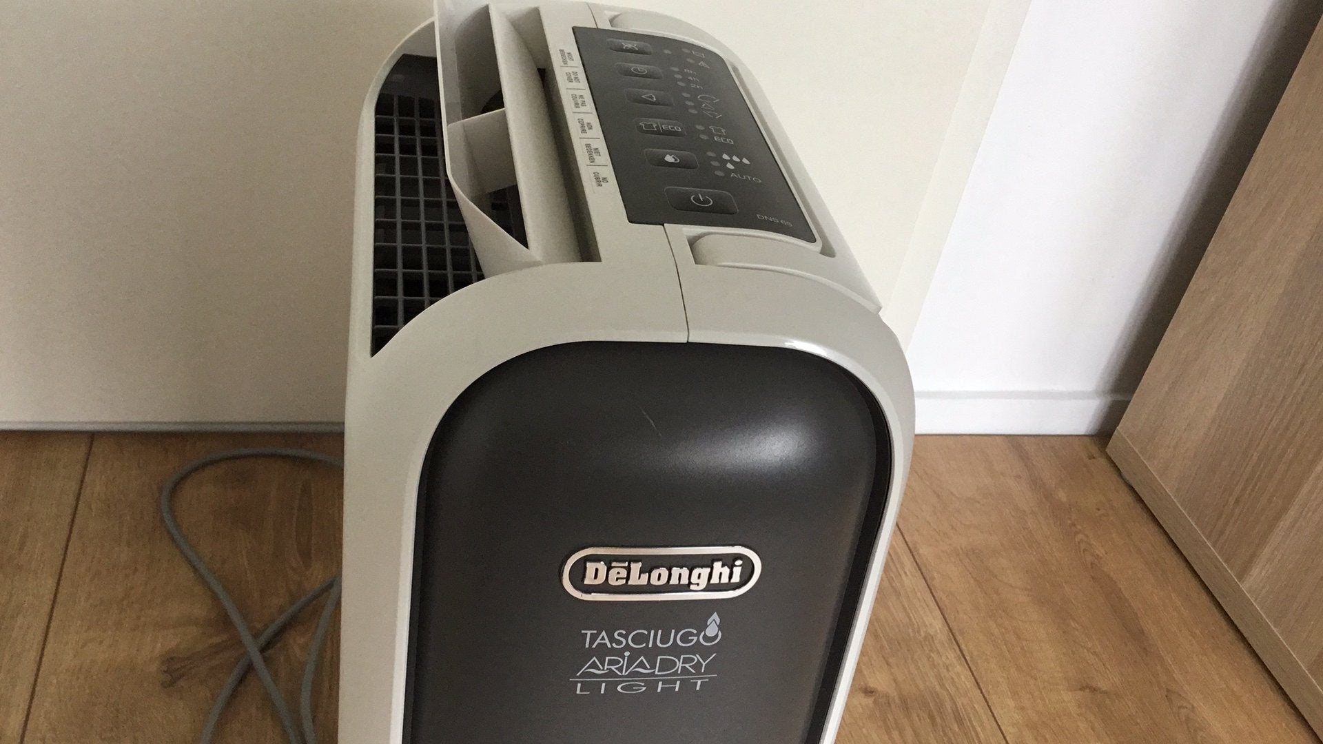 DeLonghi DNS65 luchtontvochtiger, Ophalen, Zo goed als nieuw, Luchtontvochter