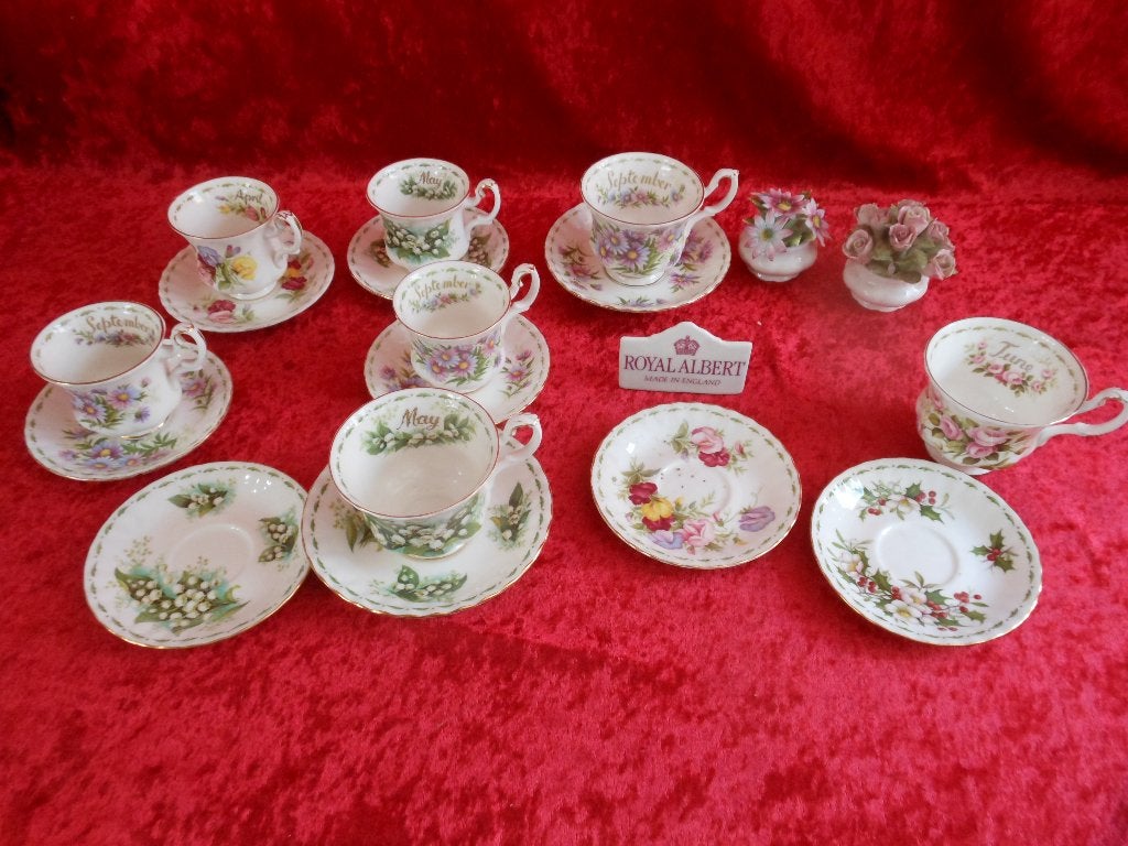 Royal Albert Flowers of the month, Ophalen of Verzenden, Gebruikt, Porselein, Kop en/of schotel