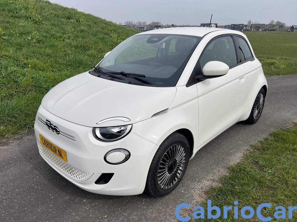 Fiat 500 500e Icon 42 kWh GARANTIE Applecarplay, Parkeersensor, Stof, 4 stoelen, Wit