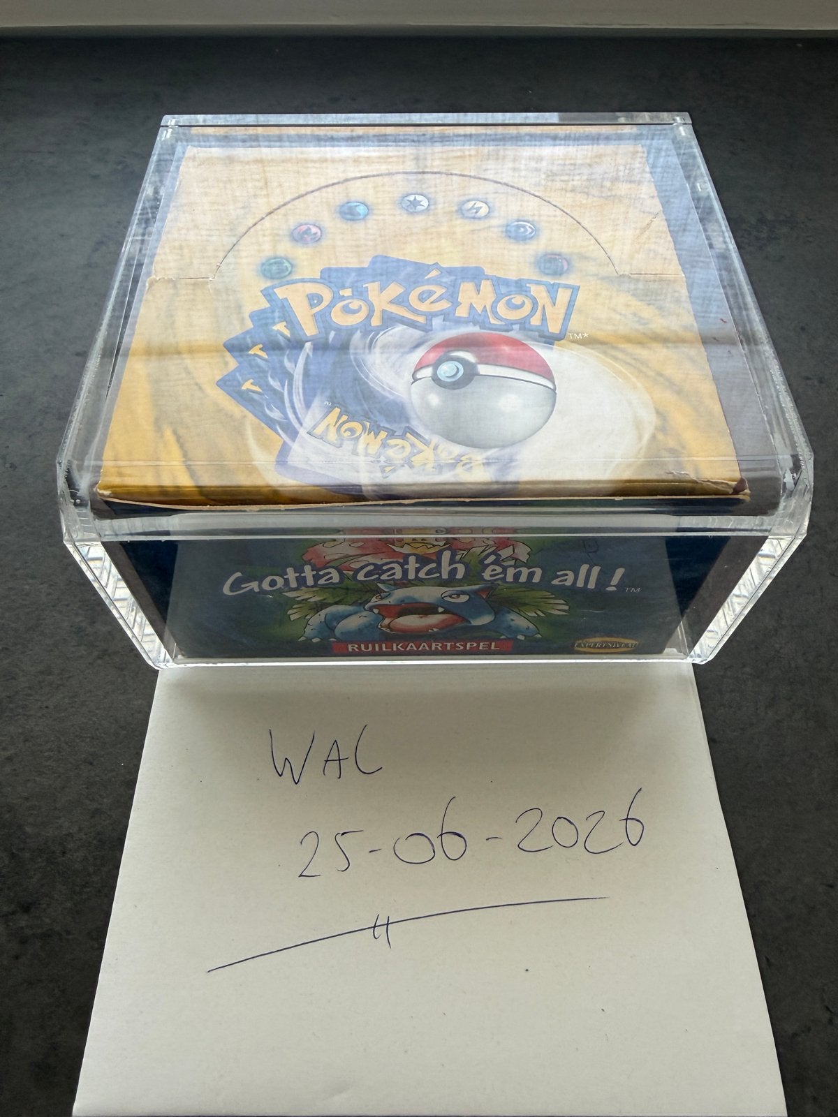 Pokemon Base Set Booster Box Display (leeg) + Acryl Case, Ophalen of Verzenden, Gebruikt, Boosterbox