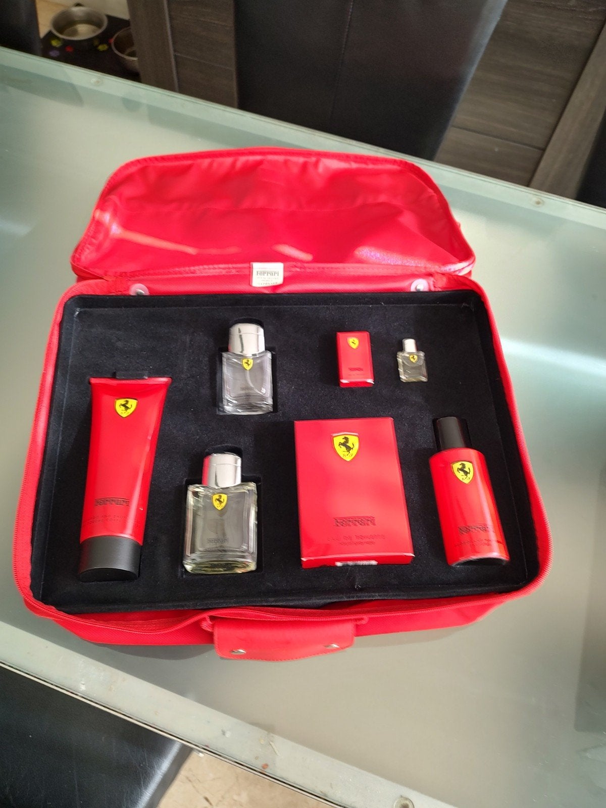Ferrari Red Collection Case - Parfum & Verzorgingsset 1996, Ophalen of Verzenden, Nieuw