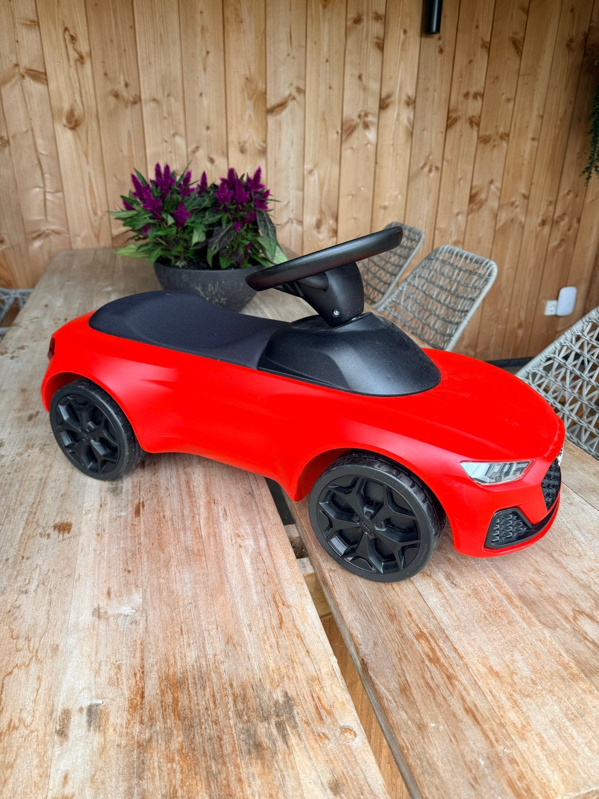 Rode Audi loopauto voor kinderen, Kinderen en Baby's, Speelgoed | Speelgoedvoertuigen, Ophalen, Gebruikt