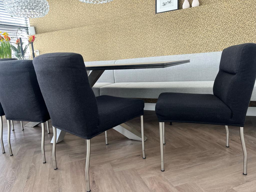 4 of 6 zwarte wollen eetkamerstoelen, Ophalen, Gebruikt, Zwart, Vijf, Zes of meer stoelen