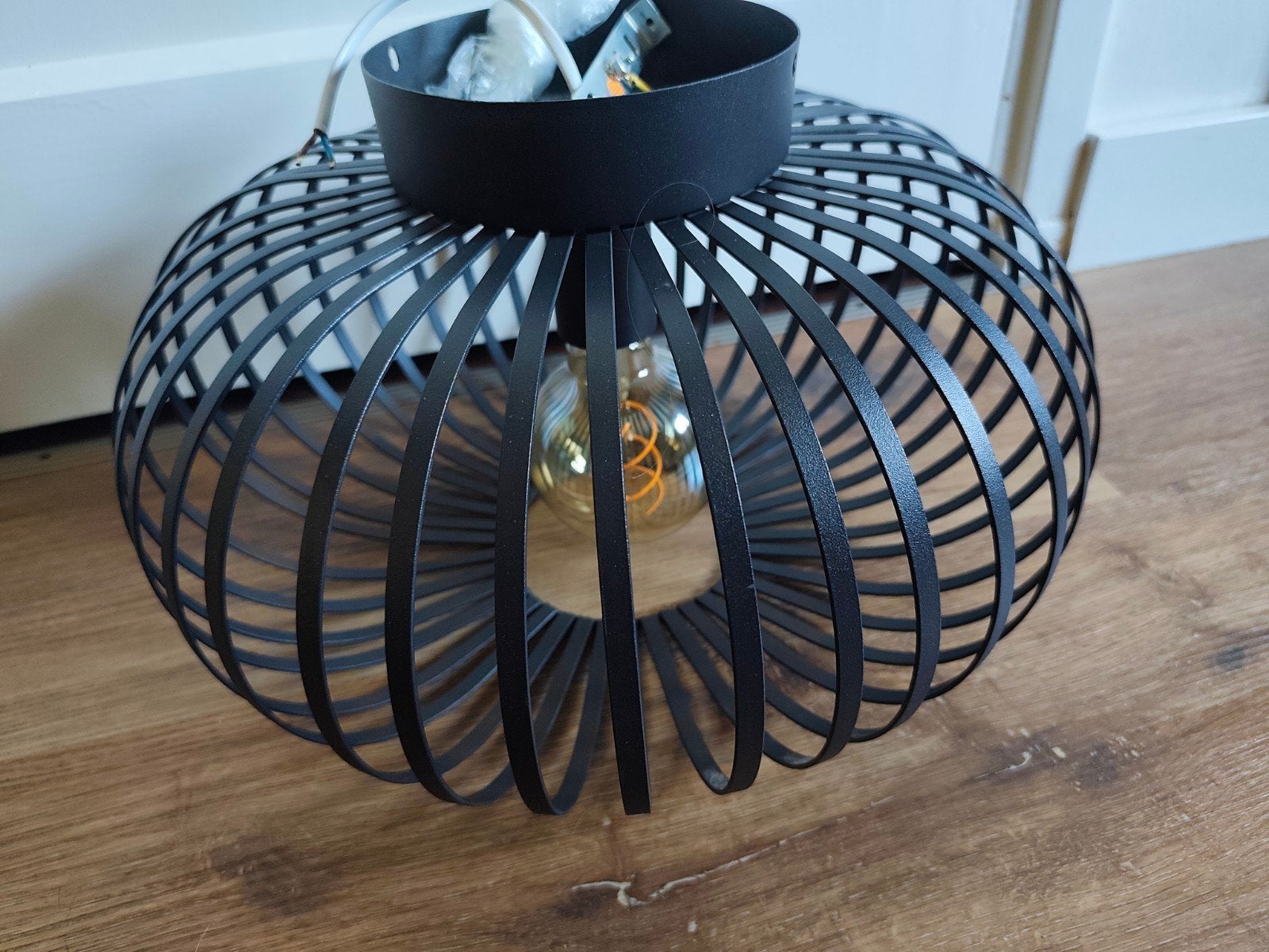 Sfeervolle plafondlamp, zwart staal incl filament lamp!, Huis en Inrichting, Lampen | Lampenkappen, Ophalen of Verzenden, Zo goed als nieuw